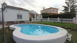 Vivivenda Unifamiliar en Término de Torrentee